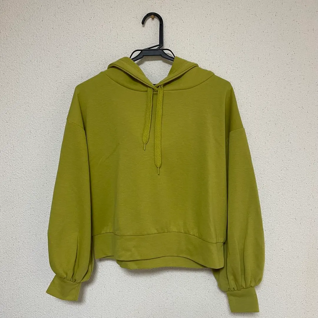 Thumbnail of RETRO GIRL Hooded Cropped Hoodie Olive Green