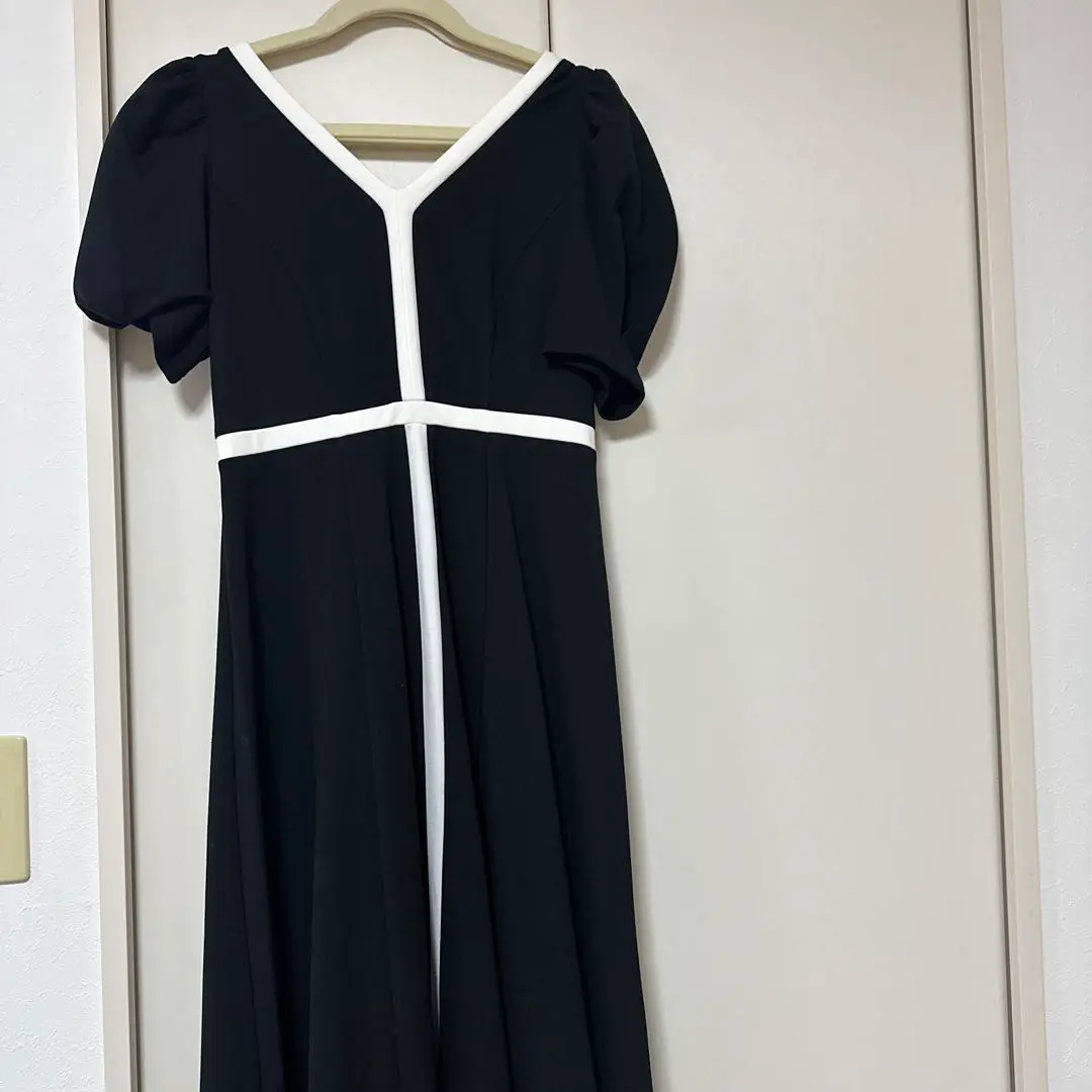 【新品未使用】Herlipto Puff Sleeve Jersey Dress Her lip to - herlipto PuffSleeve Jersey Dress の通販 by S