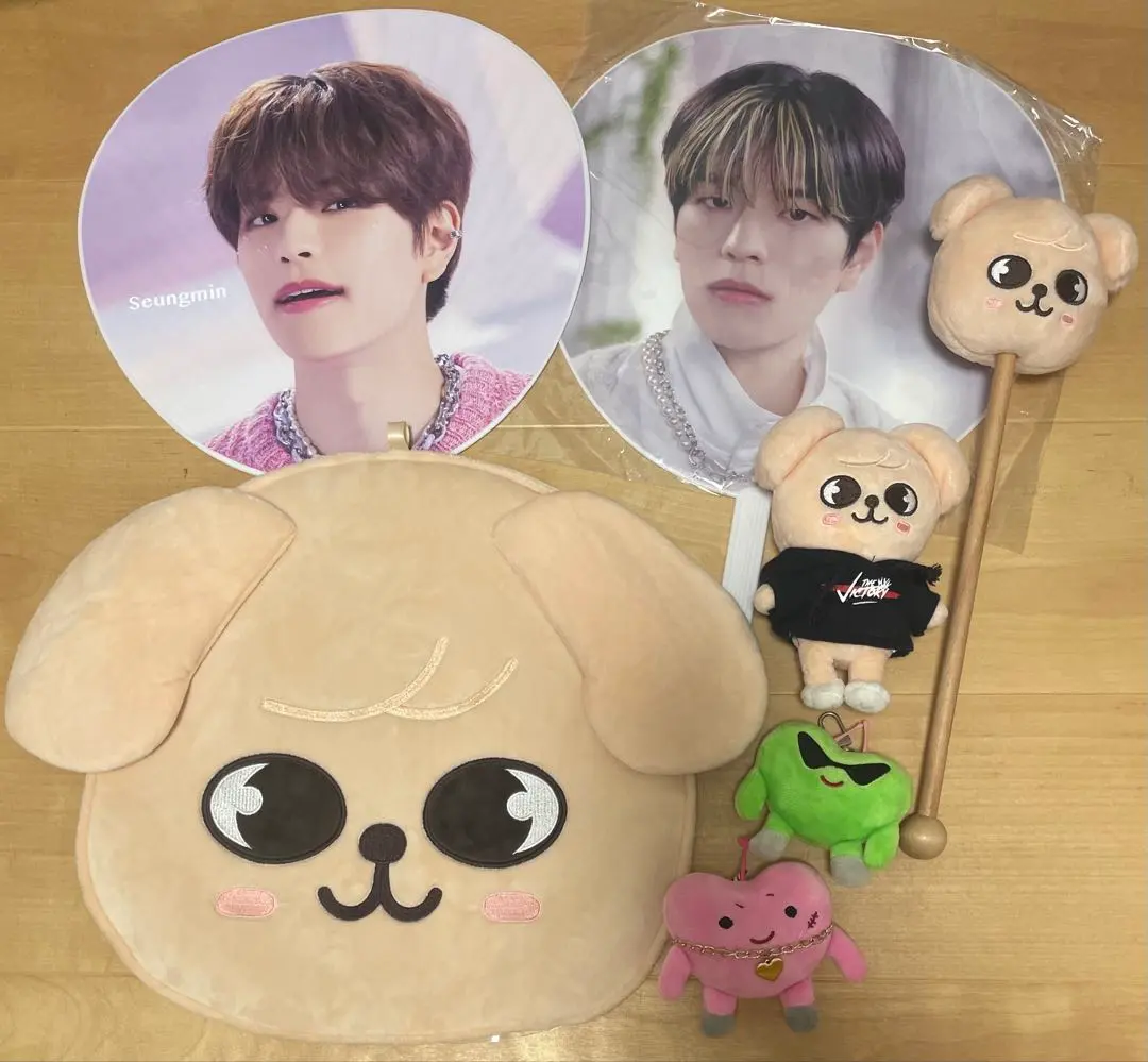 StrayKids うちわケース＆肩たたき棒＆バッグチャーム(PuppyM) 楽天スーパーセール】 StrayKids うちわケース＆肩たたき棒