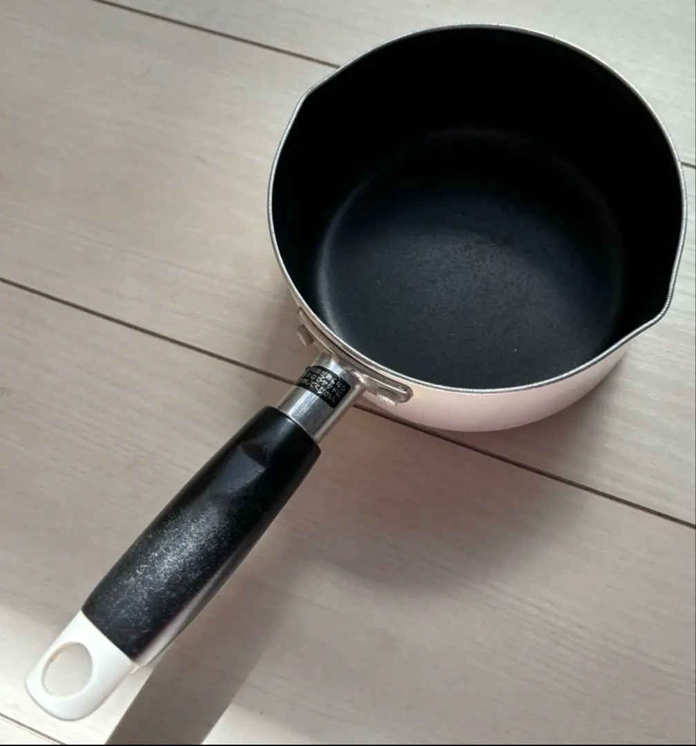 Thumbnail of Small saucepan with a handle