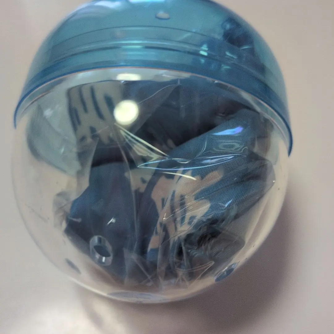 Thumbnail of Unopened capsule toy: Wakatakakage mini zabuton (cushion) keychain included