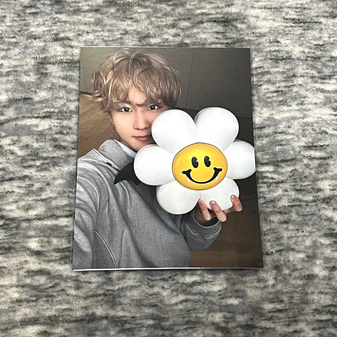 Thumbnail of ENHYPEN Jungwon wiggle wiggle Purchase Benefit Postcard