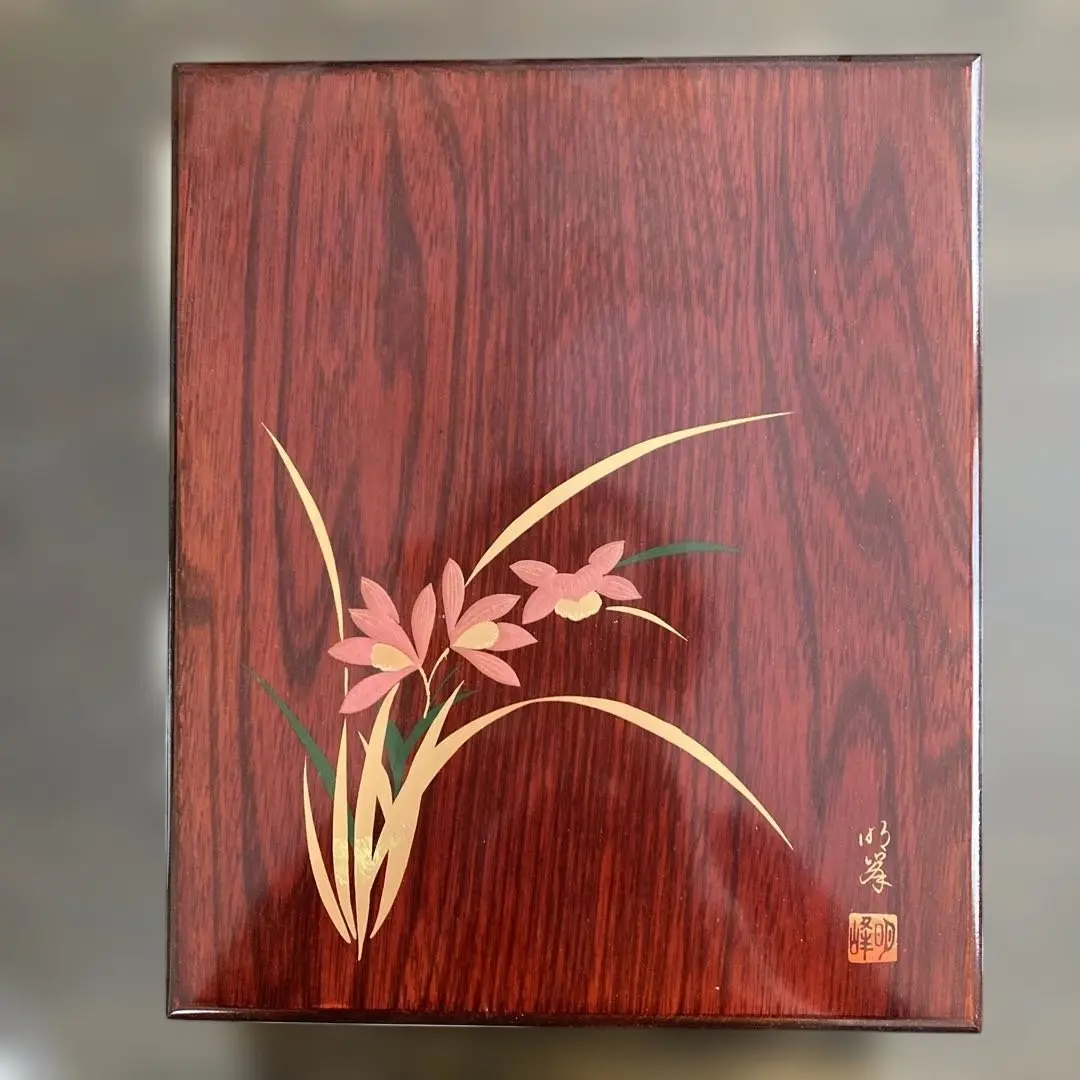 Thumbnail of Unused Lacquerware Box with Floral Decoration