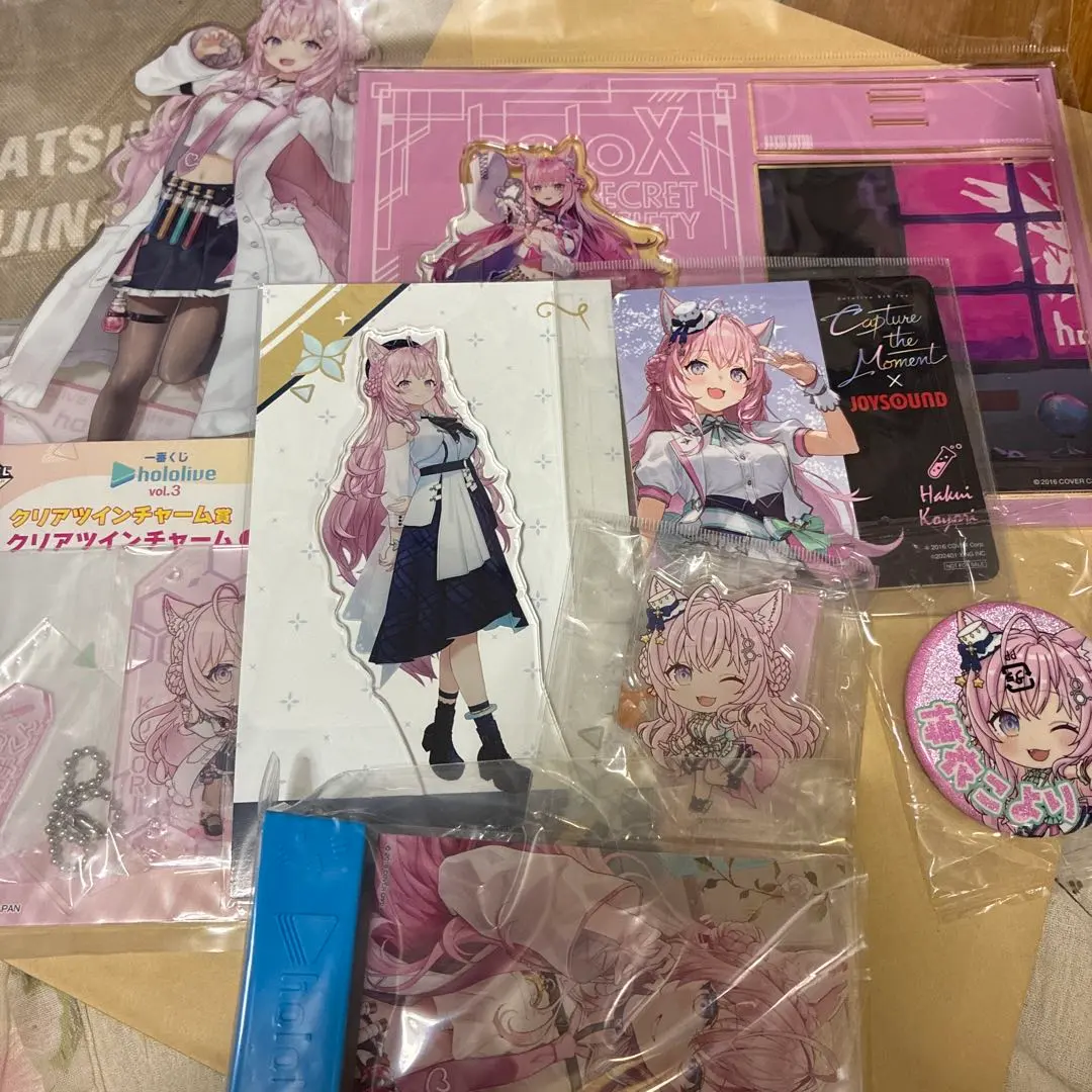 Thumbnail of Hakui Koyori 3D Acrylic Stand, Can Badges, and Other Goods - 10 Items