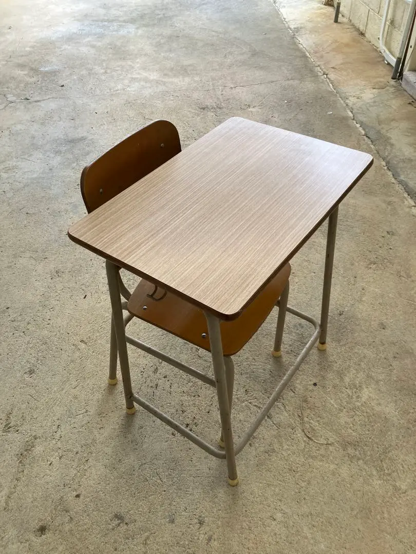 中古品　学校机　LION 椅子　椅子机セット　学習机　1セット LION 学校机椅子机セット学習机 約縦40cm横60cm高さ70cm 5セット