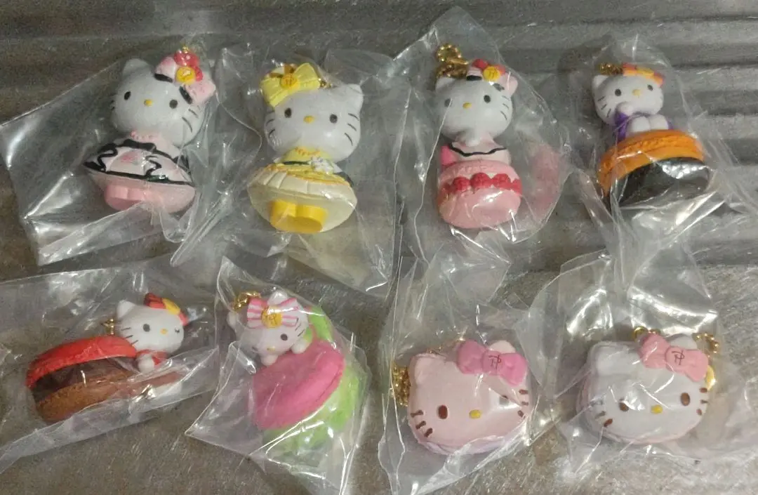 【新品未使用】ハローキティ×ピエールエルメ　コラボ　小物入れ ハローキティ×ピエール・エルメ、マスコットホルダー/トート