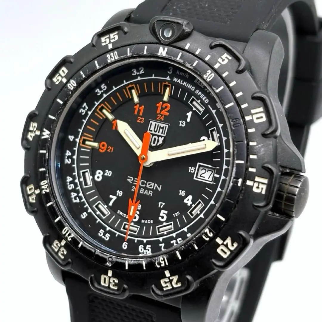 【新品未使用】ルミノックス　RECON 限定　レッド　8800 希少 ルミノックス(Luminox) 多機能が魅力のRECONシリーズに、人気の