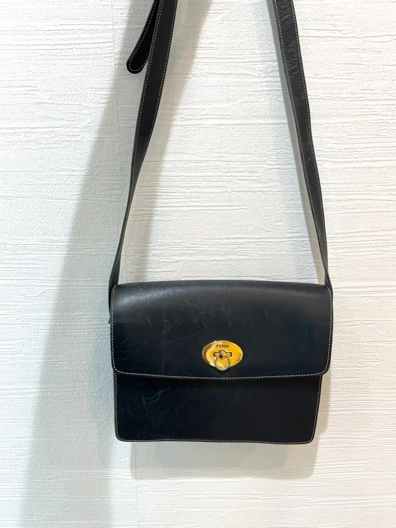 価格20万円 GIANFRANCO FERRE ショルダーバッグ 本革イタリア製