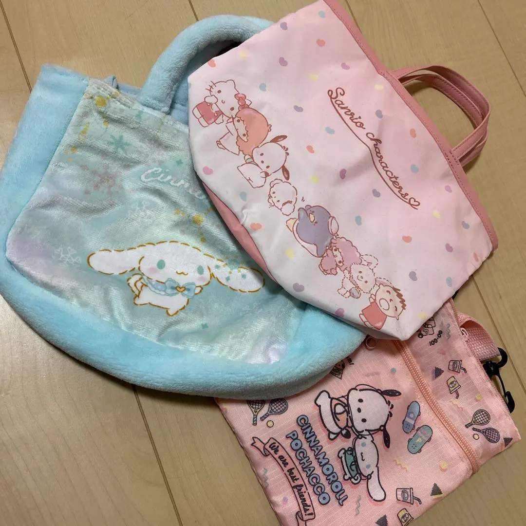 三麗鷗 喜拿狗 包包套裝 組合出售 的縮圖