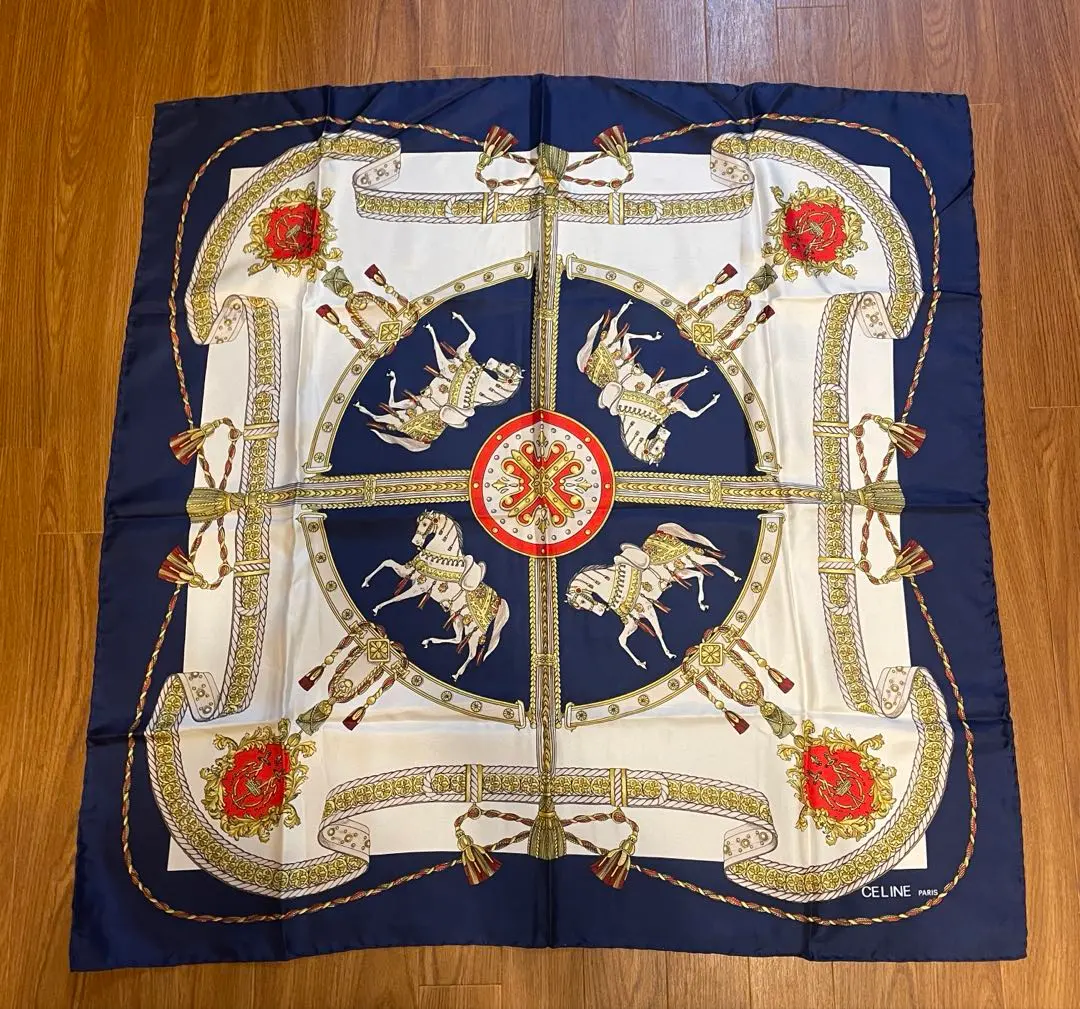 【未使用品】CELINE 絲綢圍巾 大判 馬與花卉設計 的縮圖