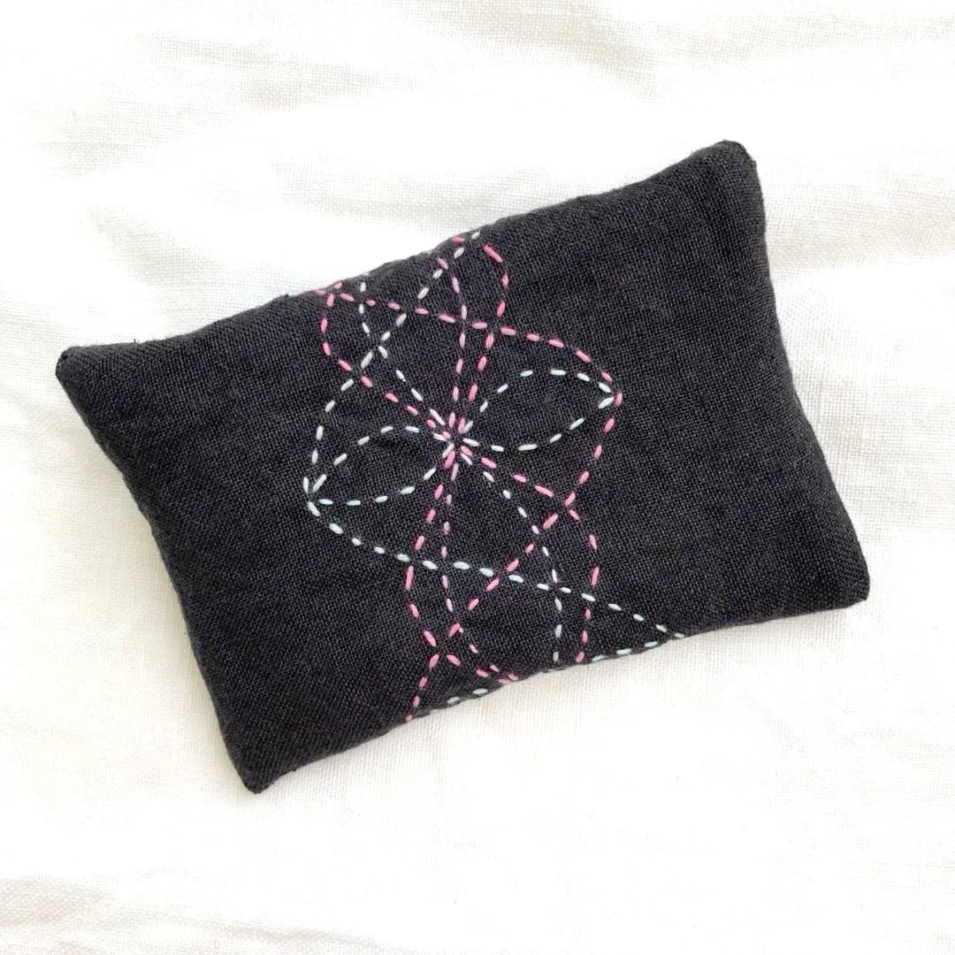 【瑕疵品】 小巧翻蓋小包 刺子 麻布 ❉ 黑 焦茶 粉紅 的縮圖