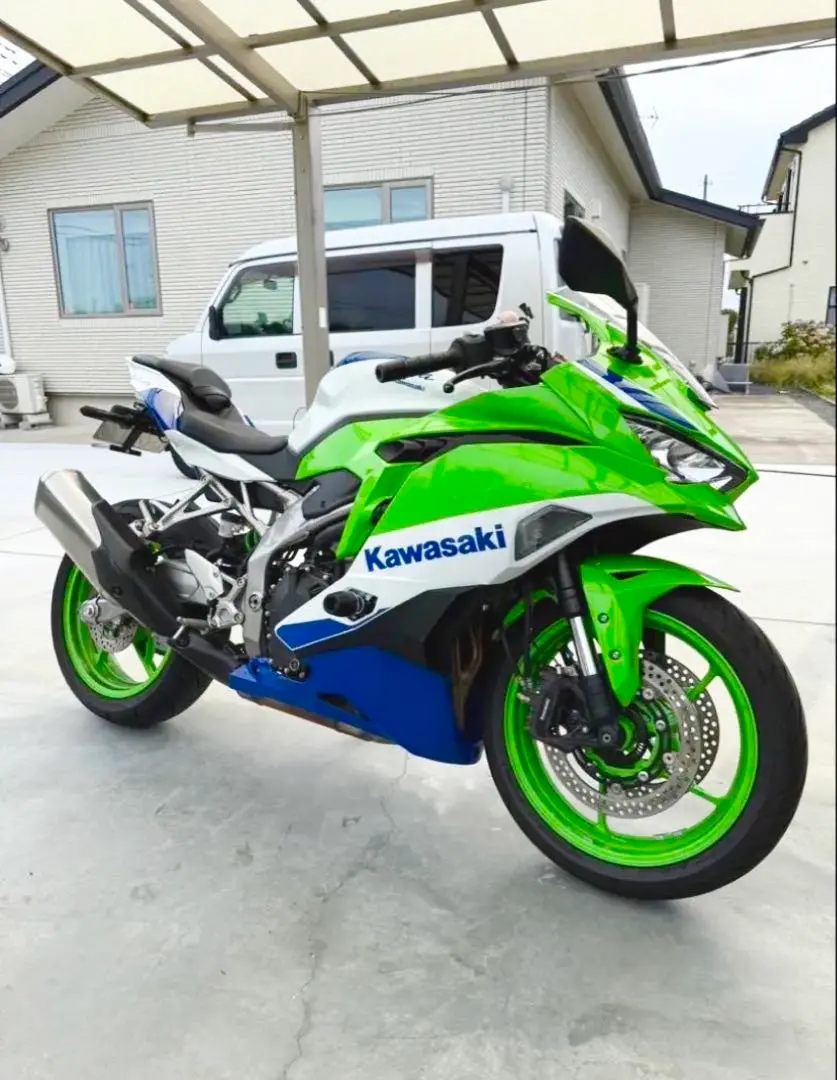 カワサキ zx4r 純正スマートバッグ　パネルアッシエボニー　フレームスライダー カワサキ zx4r 純正スマートバッグパネルアッシエボニーフレーム