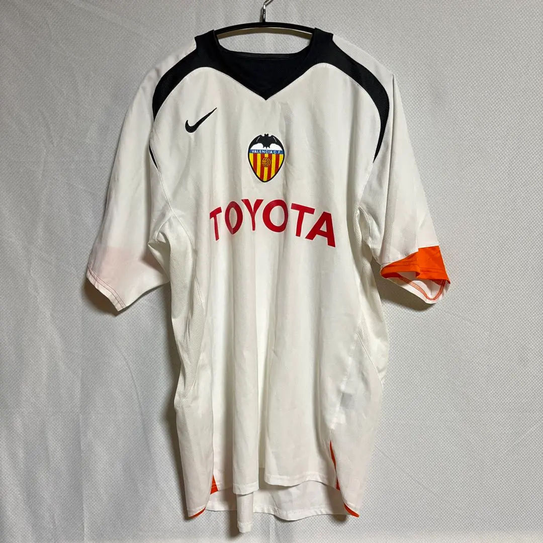 瓦倫西亞 CF Nike 主場球衣 球褲 的縮圖