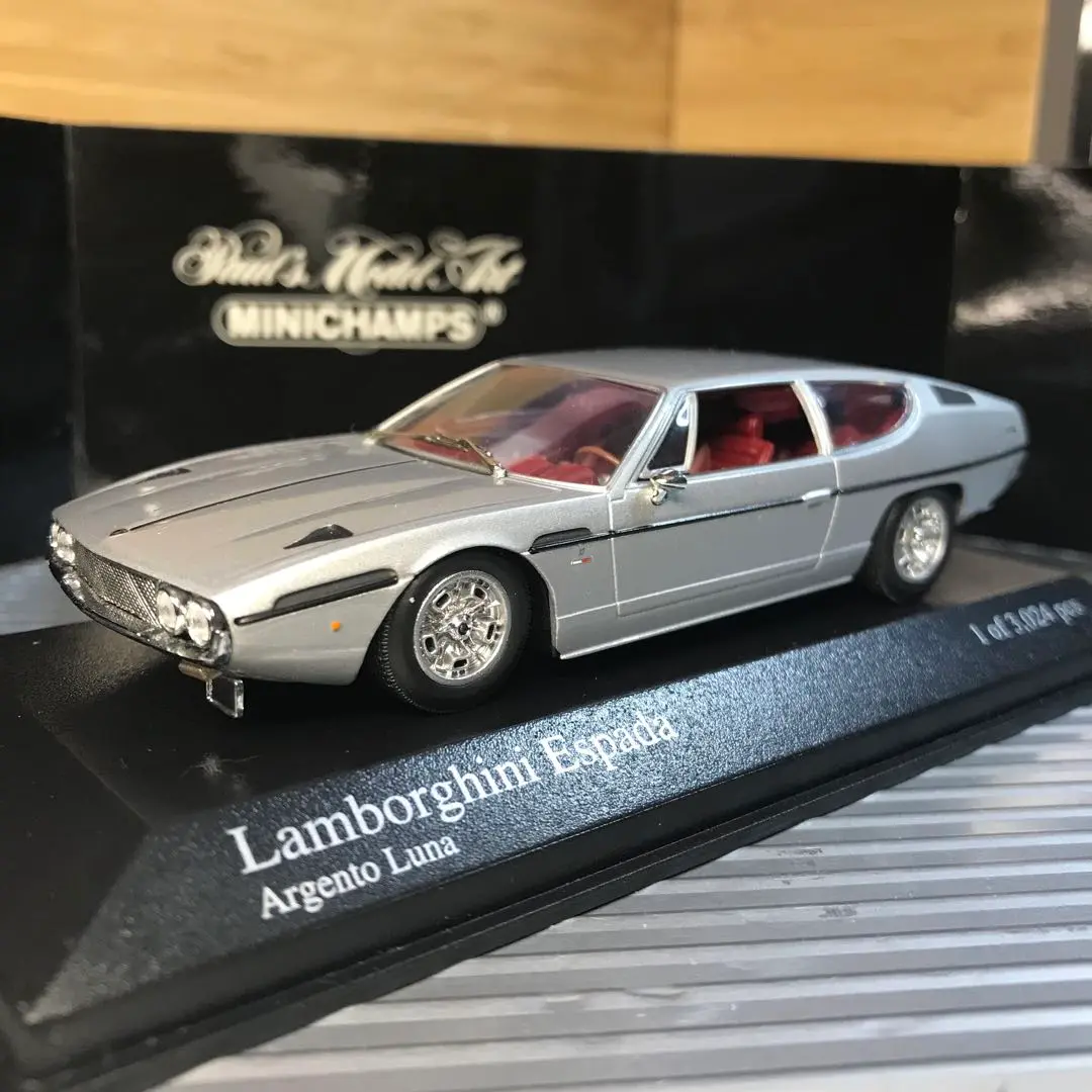 オートアート　ランボルギーニエスパーダ　1/18 三角窓割れあり　ミラー欠品 オートアート ランボルギーニエスパーダ 1/18 三角窓割れあり