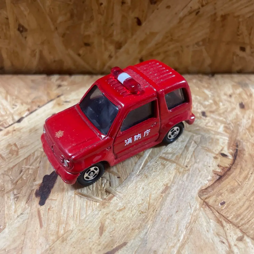 トミカ 三菱パジェロ 山岳救助車 消防車タイプコレクション Amazon | トミカ 三菱 パジェロ 機動救助隊指揮車 (箱) 085