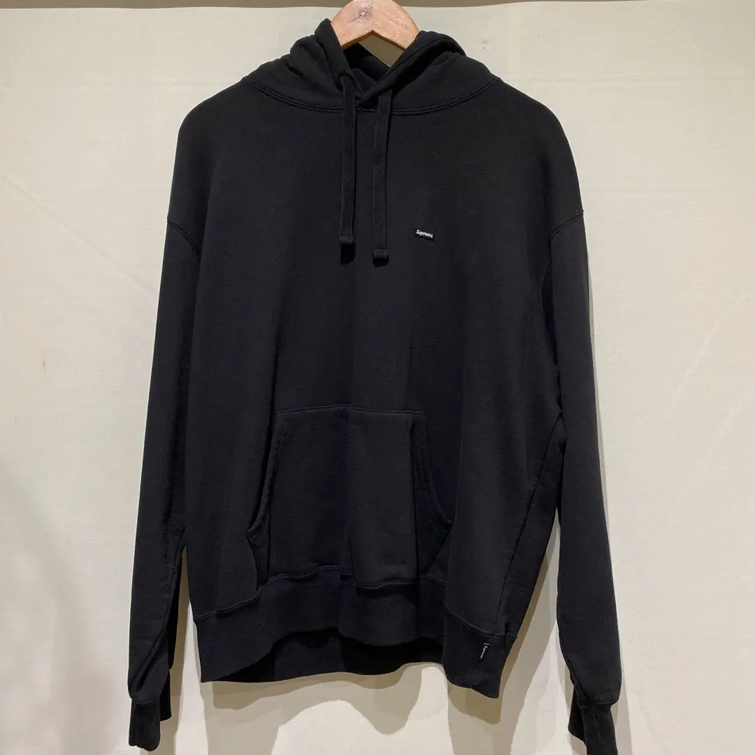 Supreme 黑色 M 碼帽衫 小號 BOX 美品 的縮圖