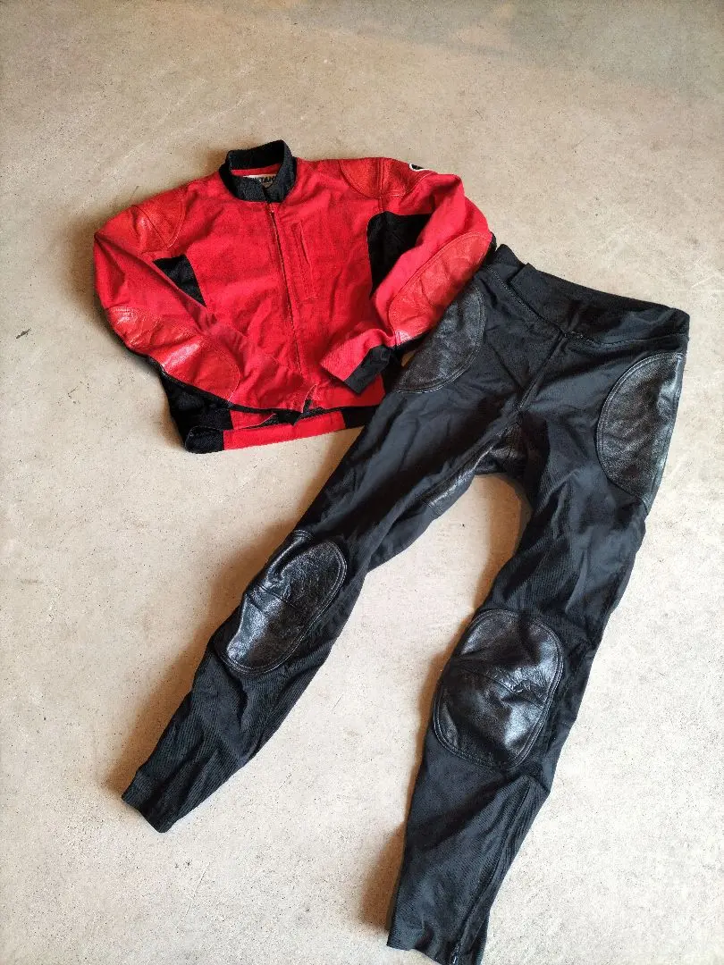 【KUSHITANI】レザー　レーシングスーツ　ライダー　古着used6TKO1 KUSHITANI レーシングスーツ レザースーツ 牛革 カウレザー