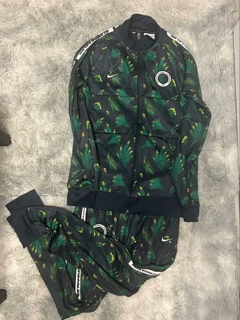 希少 18SS NIKE ナイジェリア代表　ジャージ ジャケット Mサイズ 希少 18SS NIKE ナイジェリア代表 ジャージ ジャケット Mサイズ