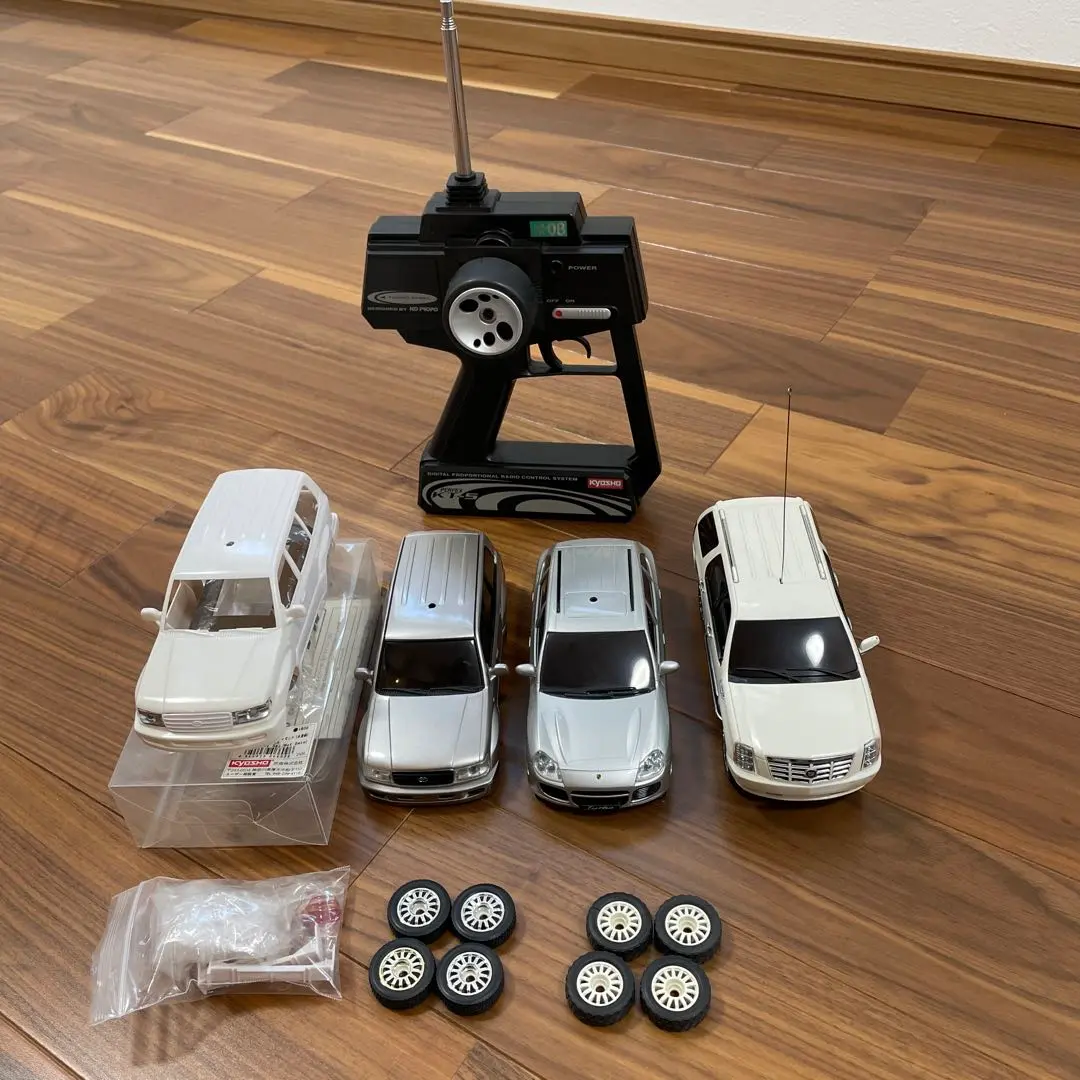 Amazon.co.jp: 京商 MINI-Z MITSUBISHI PAJERO EVOLUTION 2003 ミニッツ オーバーランド ASC  ラリー パリダカール 三菱パジェロ RCボディ ミニカー : おもちゃ