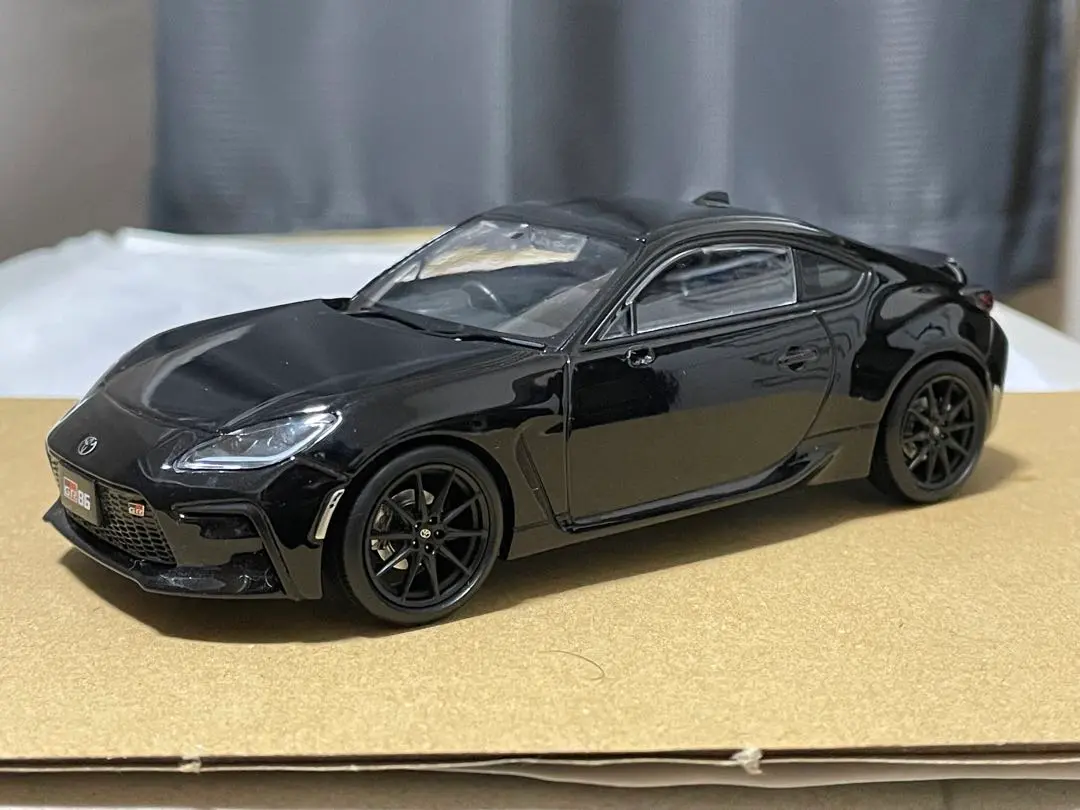 トヨタ　GR86 展示品　1/30 非売品 Amazon | 1/30 ミニカー 新型GR86 カラーサンプル 非売品