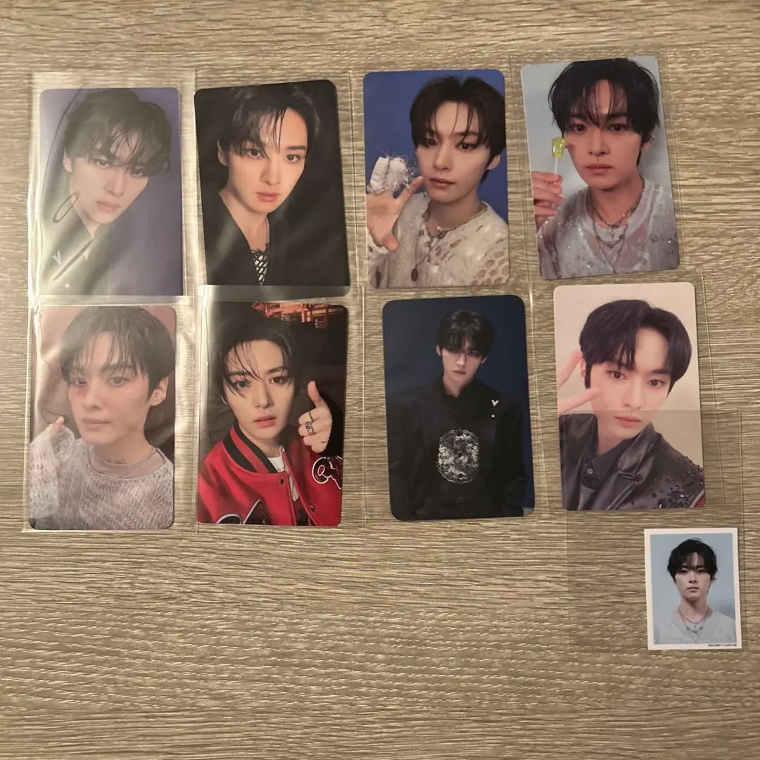 Thumbnail of Stray Kids Lee Know photocard set for sale, individual sales also available