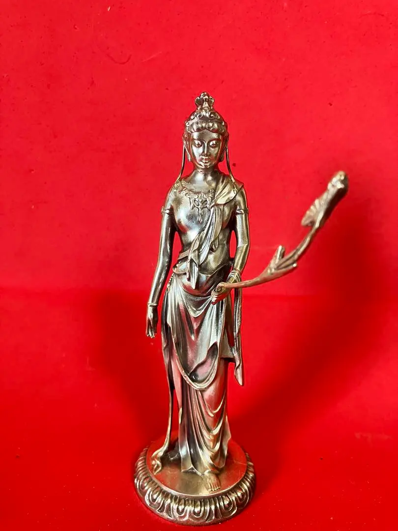 純銀　原型 高村光雲 銀製 聖観音菩薩 重量：約220.49g 共箱 純銀 原型 高村光雲 銀製 聖観音菩薩 重量：約220.49g 共箱