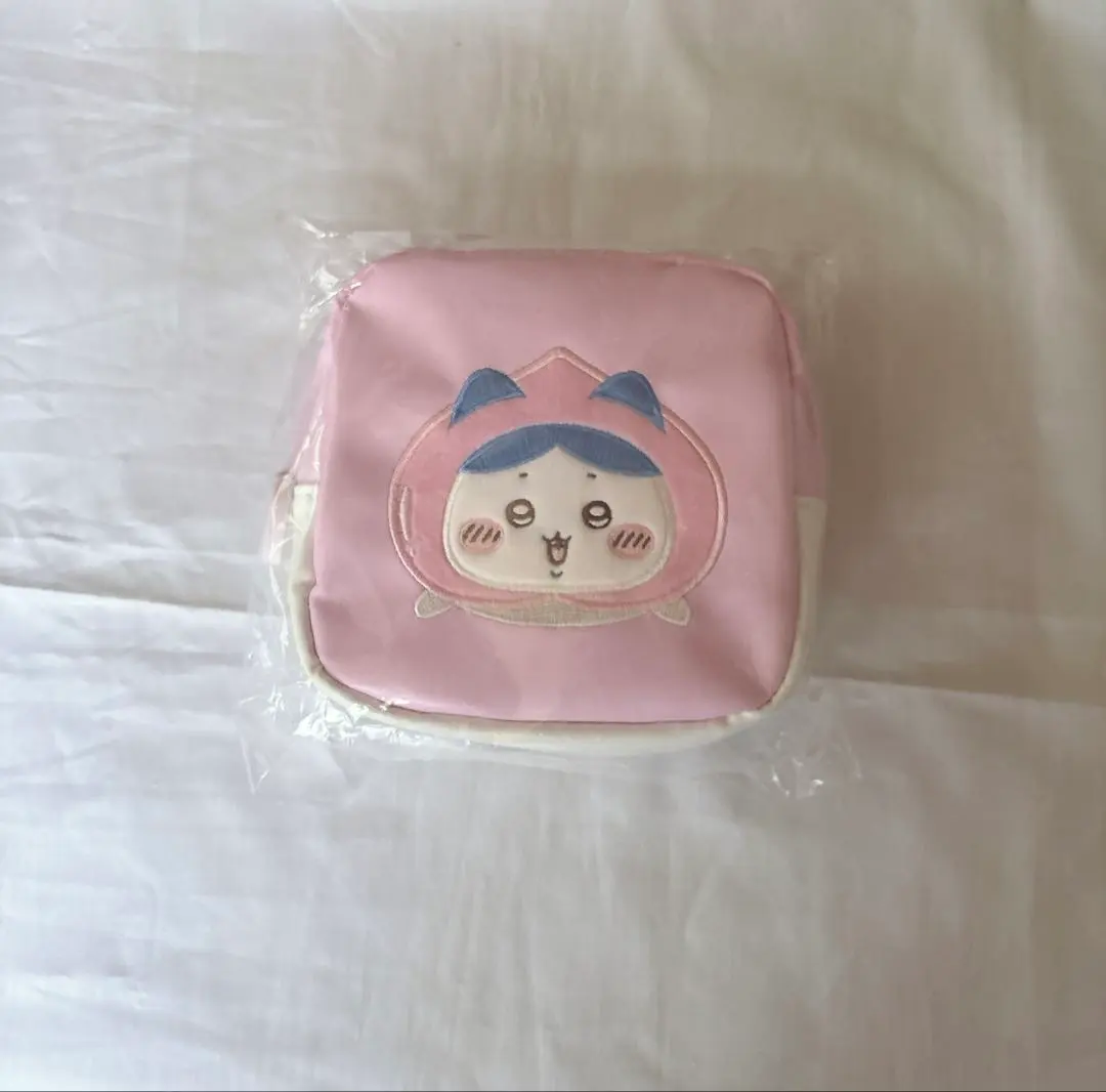 Thumbnail of Chikawa Square Pouch Hachiware