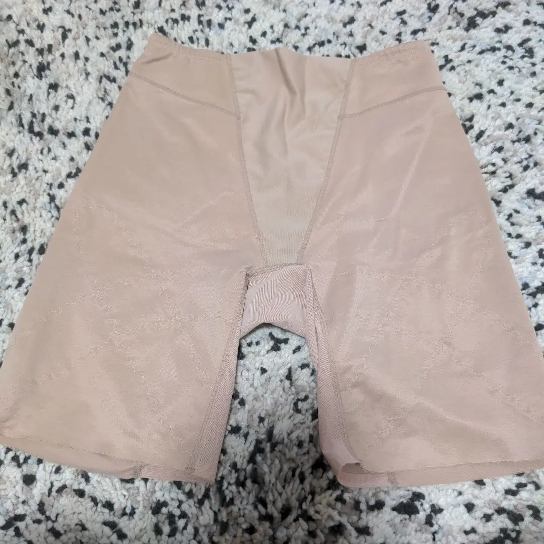 Thumbnail of Wacoal girdle, size 70