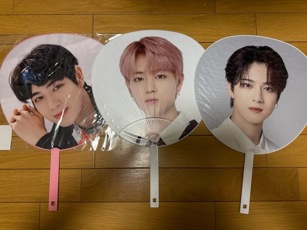 Thumbnail of INI Yuda Sano Uchiwa 3-piece set
