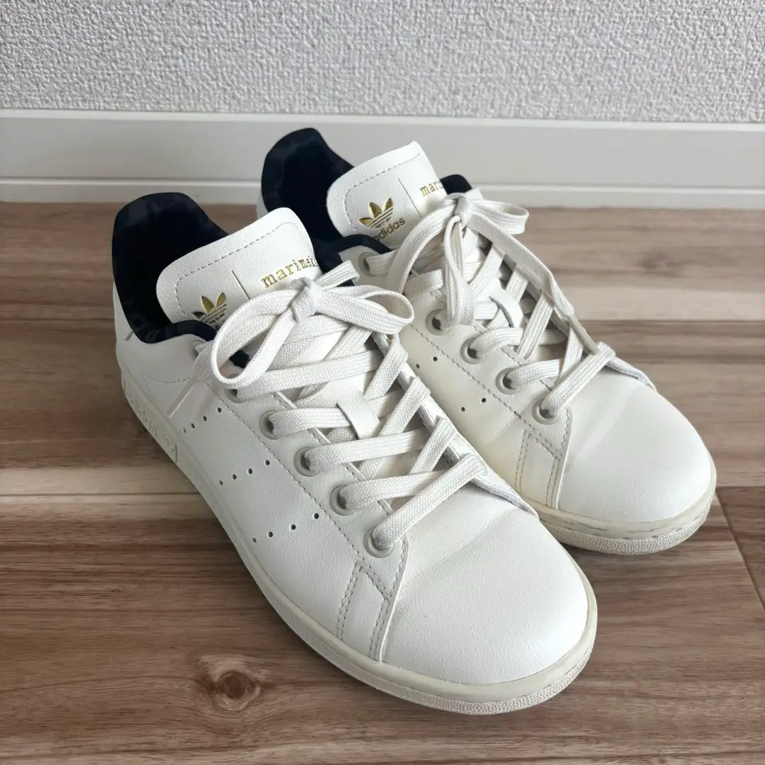 未使用 adidas✖marimekko ベージュ コラボ スニーカー 23.5 中古・古着通販】adidas (アディダス) marimekko (マリメッコ