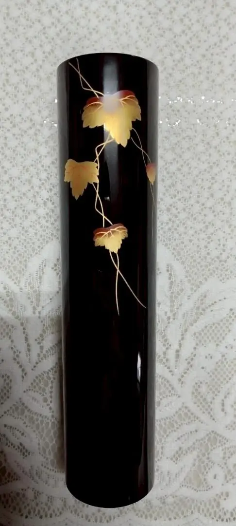 Thumbnail of Black lacquerware, cylindrical shape, gold leaf pattern
