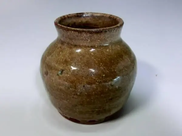 古唐津？年代ものの割れ壺 古唐津？年代ものの割れ壺