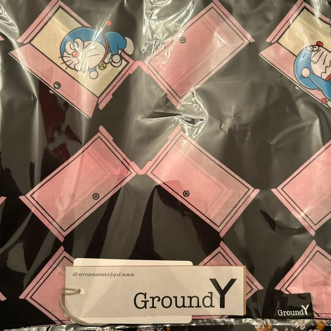 Ground Y ドラえもん　藤子プロコラボ 大判ストール　新品未使用バッグつき Ground Y ドラえもん 藤子プロコラボ 大判ストール 新品未使用