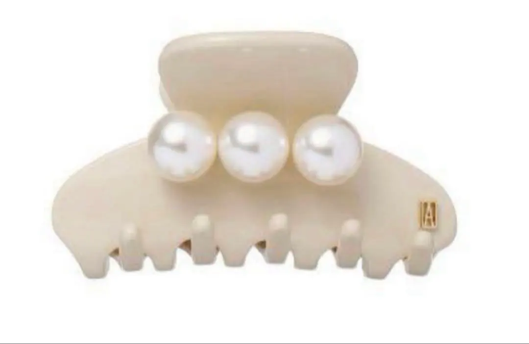 Thumbnail of 【New, Unopened】Alexandre de Paris Sold Out Pearl Clip S Beige