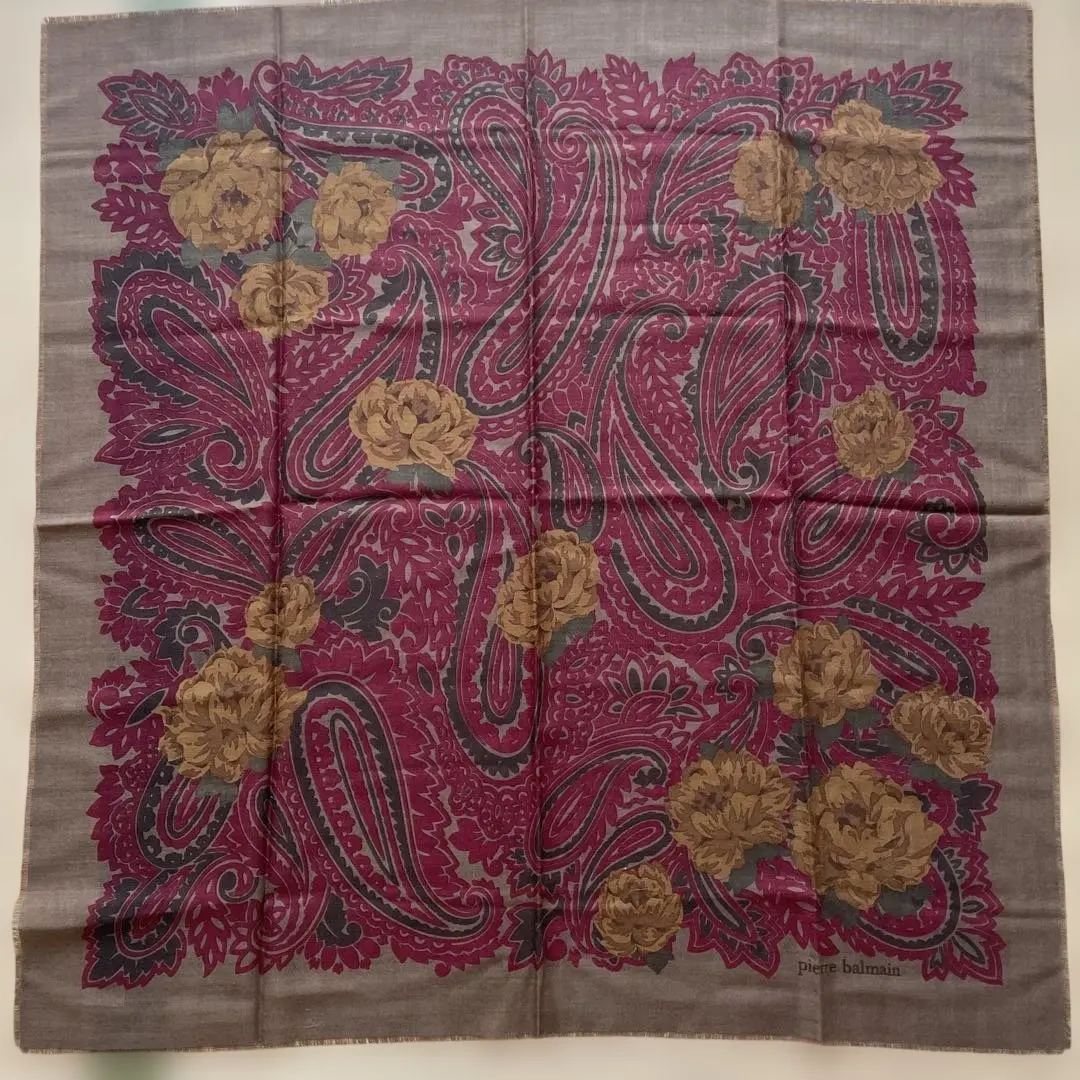 Thumbnail of Pierre Balmain scarf