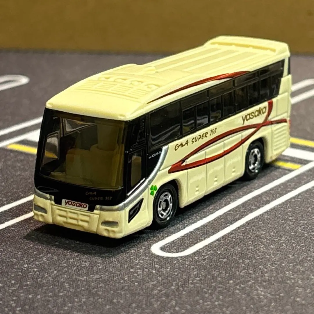 Thumbnail of Tomica Yasaka Kanko Isuzu Gala Tomica Lottery XI