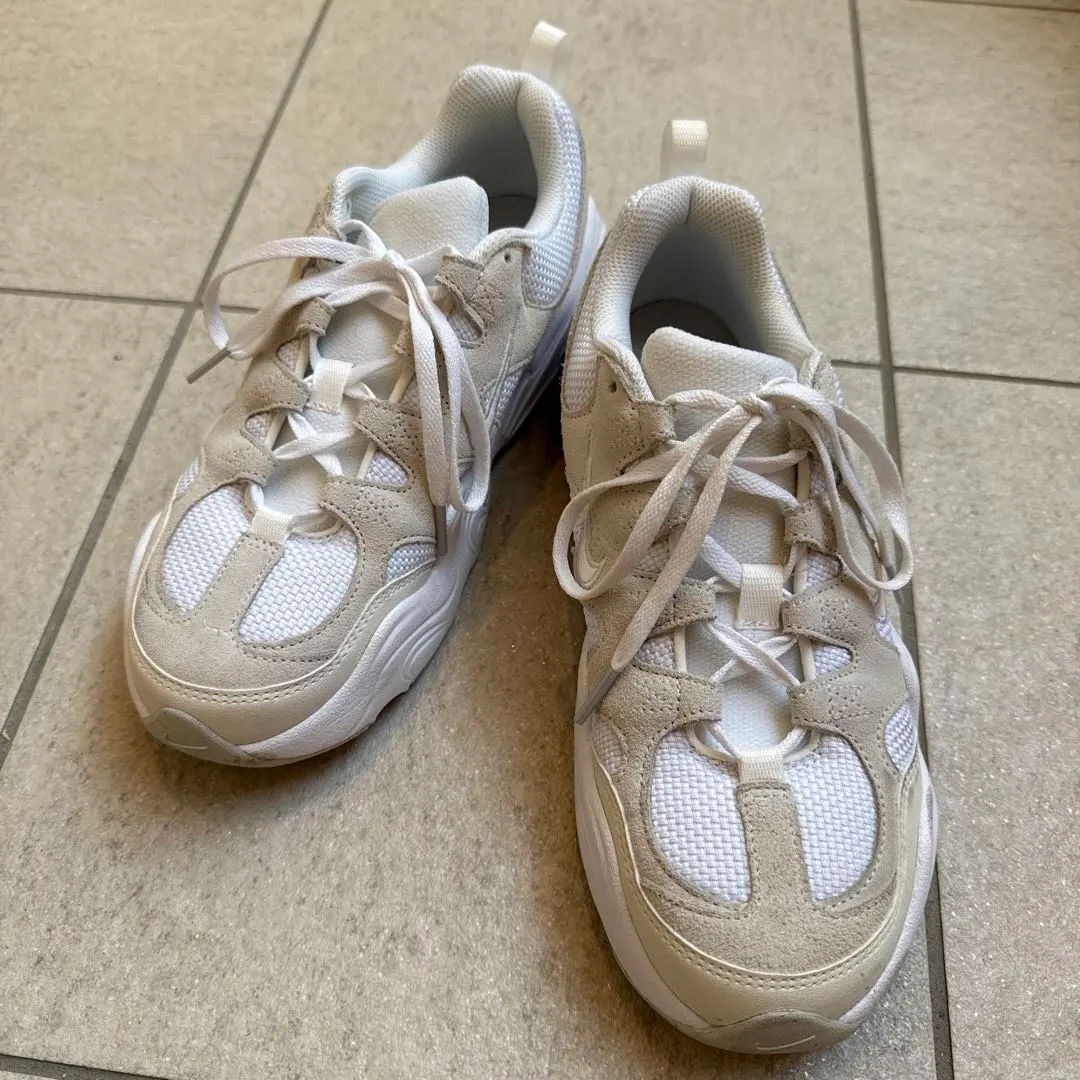 Nike Tech Hera 的縮圖