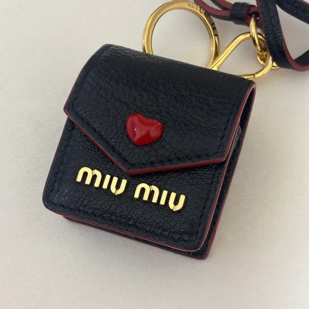 MIU MIU ブラックレザー イヤホンケース