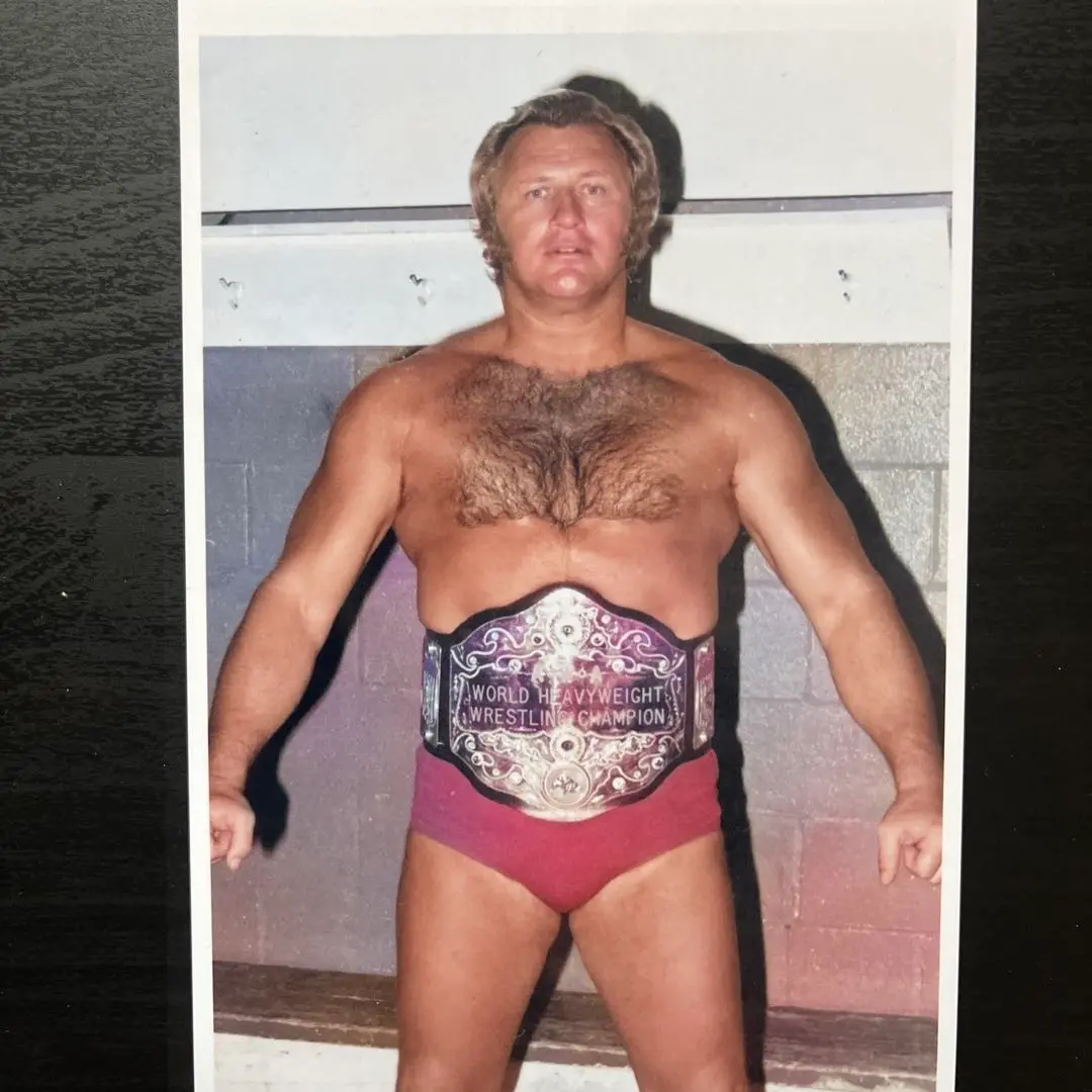 貴重WWE　AWA世界ヘビー級チャンピオン　ニック・ボックウインクル直筆サイン 破壊されたニックベルト…スタン・ハンセンによるベルト轢き潰し