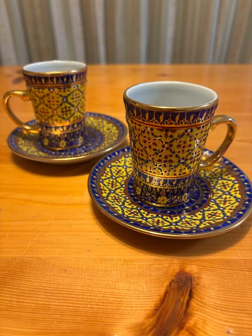 Hand painted in Thailand ハンドペイント 金彩 花文様皿 工芸品