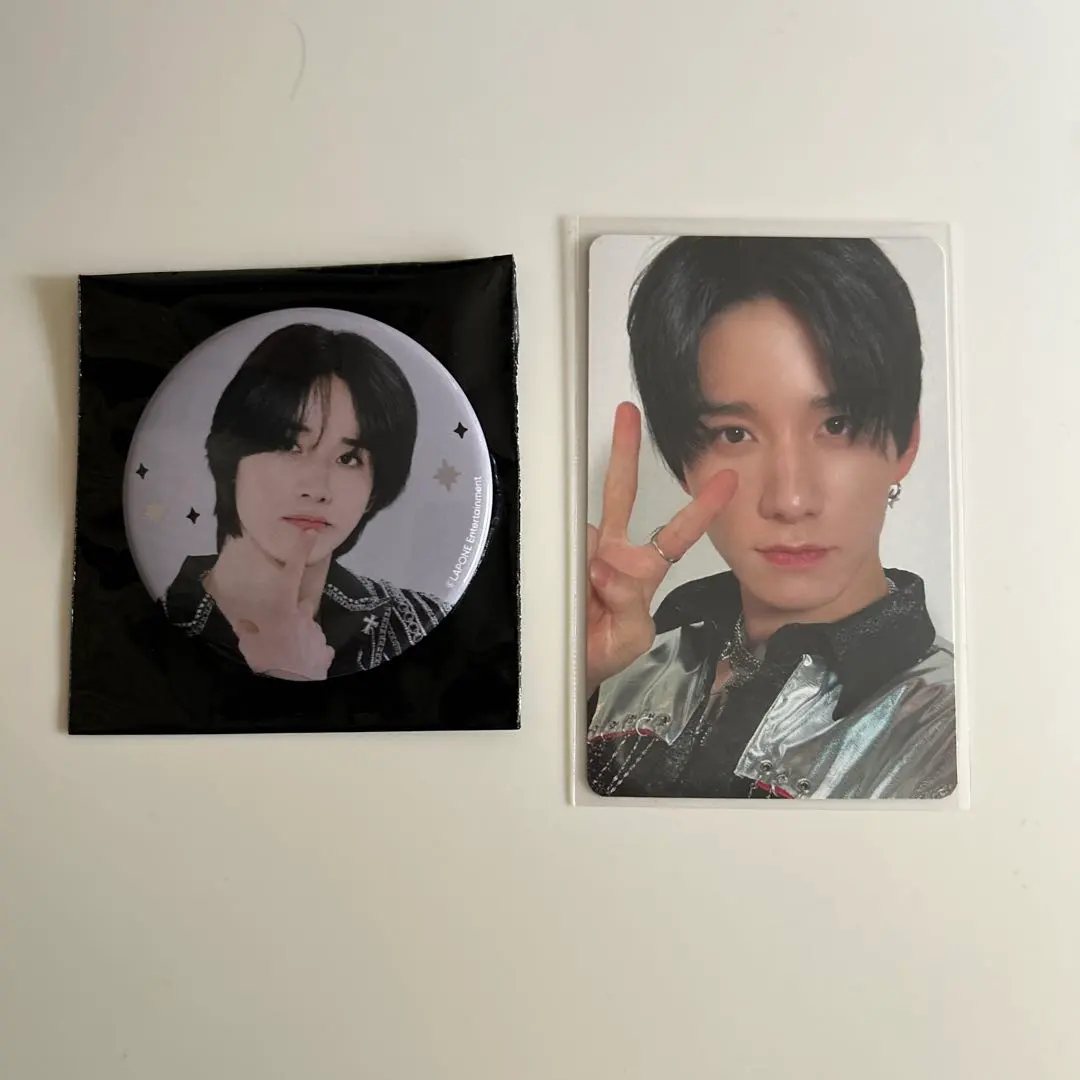 Thumbnail of Keigo Sato trading card and缶badge