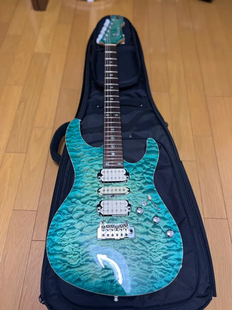 Thumbnail of Freedom Custom Guitar Research Hydra