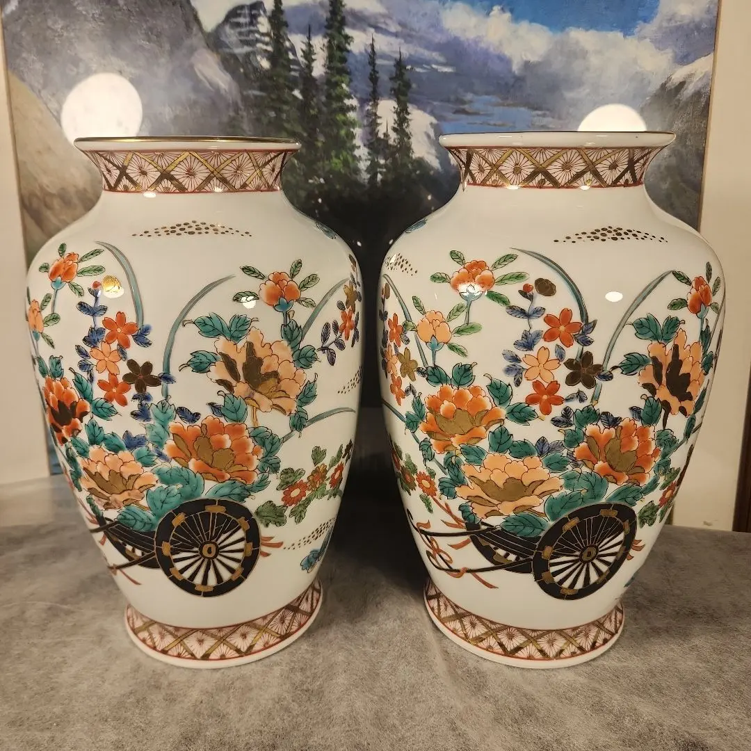 【未使用品】有田焼　花瓶　秀峰作　＊約３０年前の贈答品です＊　メルカリ便 未使用品】有田焼花瓶秀峰作＊約30年前の贈答品です＊メルカリ便