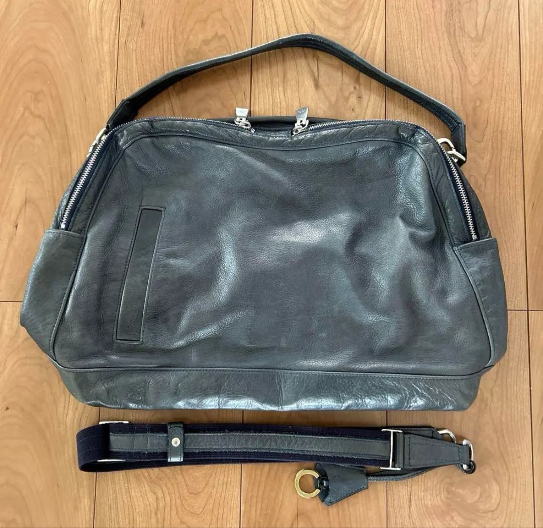 Thumbnail of Leather shoulder bag (aniary)