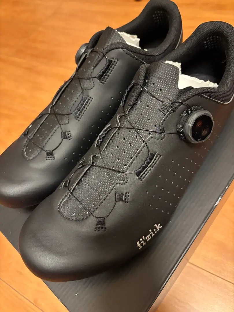 フィジーク　ベントオムナ　ワイド Vento Omna Wide White/Black - Fizik