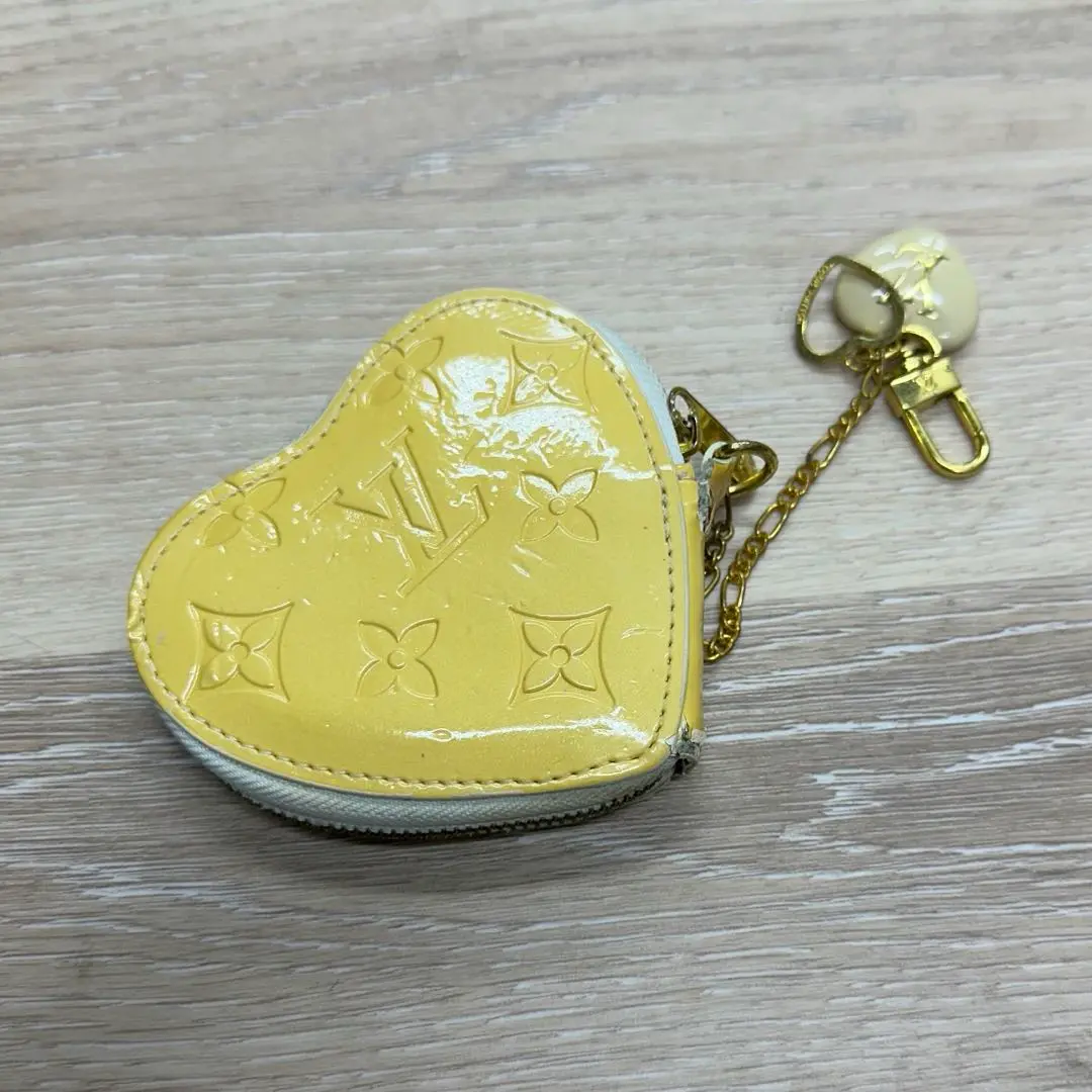 お値下げ中Louis Vuitton イエローレザー コインケース　ヴェルニ 2025年最新】LOUIS VUITTON カラー：イエロー系 コインケース