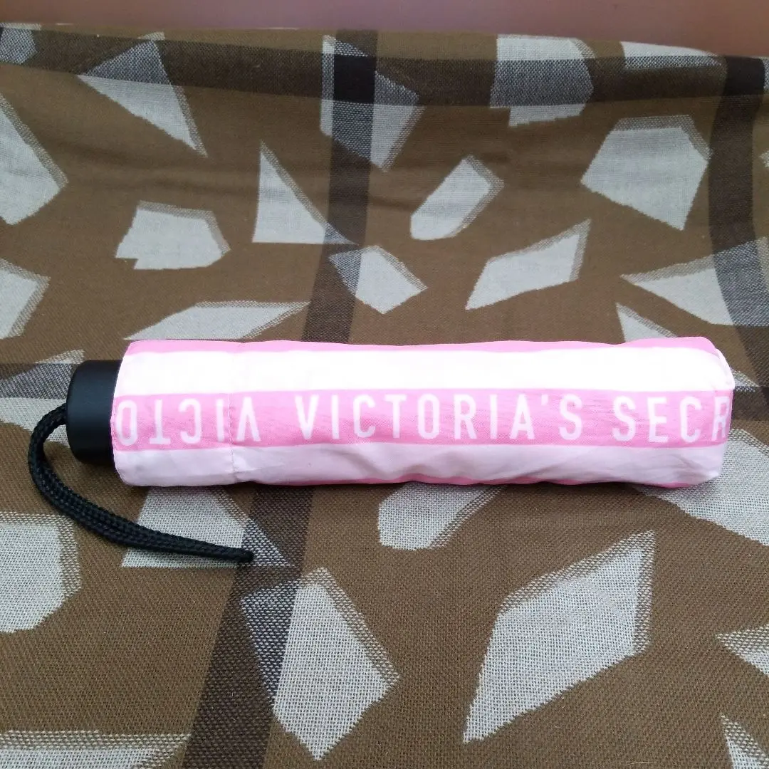 専用〜Victoria's Secret ピンク 折りたたみ傘 未使用 Victoria's Secret 折り畳み傘 - メルカリ