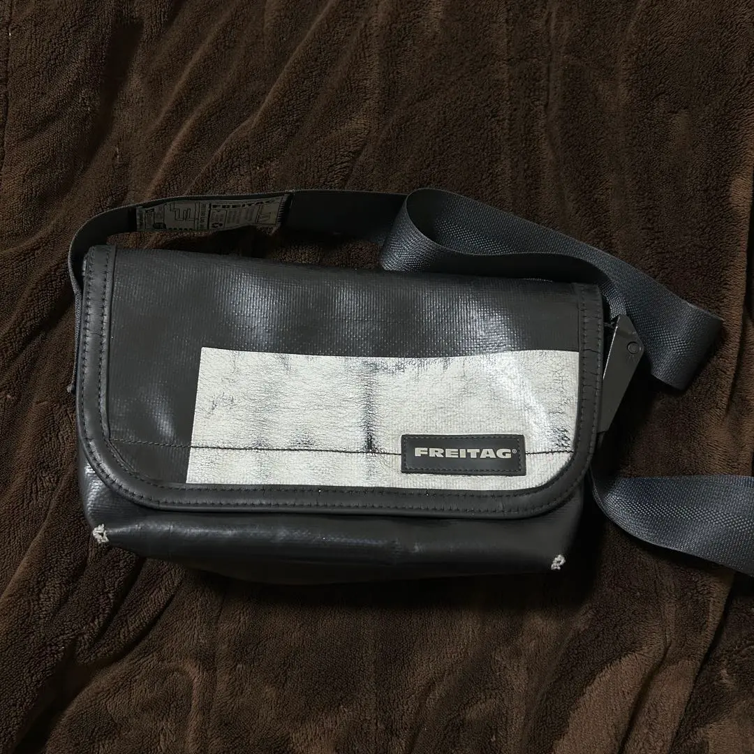 Thumbnail of FREITAG F41 HAWAII FIVE-0 Black White