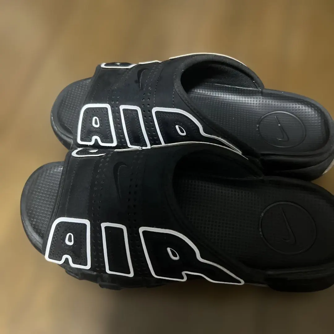 More Uptempo涼鞋黑色 的縮圖