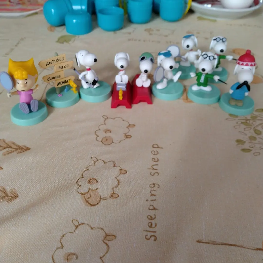 Thumbnail of Chocolate Egg Snoopy Figure